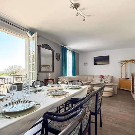 5 Bedroom Amazing In Payzac (Dordogne)