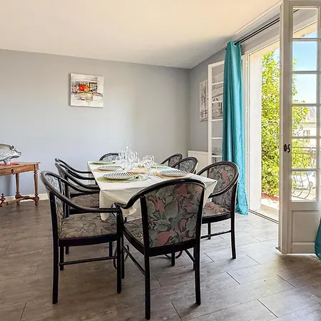5 Bedroom Amazing In Holiday home