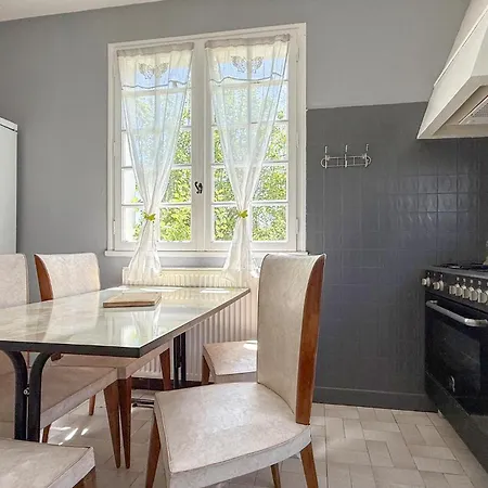 5 Bedroom Amazing In Dom wakacyjny Payzac (Dordogne)