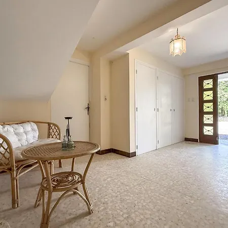 5 Bedroom Amazing In *